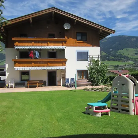 Landhaus Geisler Apartamento Uttendorf