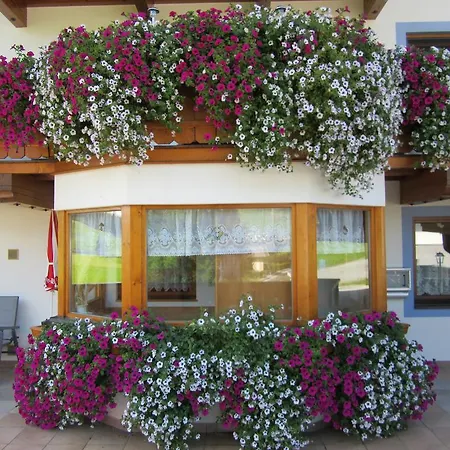 Landhaus Geisler Apartamento Uttendorf